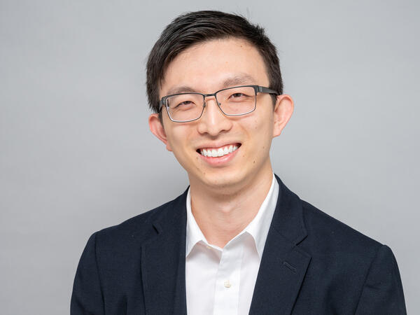 Portrait of PhD candidate Peter Zhang